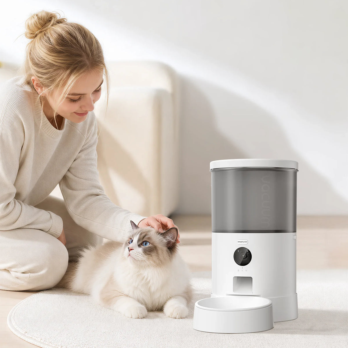 When Pet Parenting Meets High-Tech: Who Knew "Cloud Catting" Could Be This Fun!